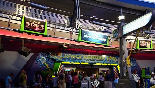 バズライトイヤーのスペースレンジャースピン